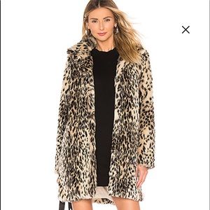 NWT Cupcakes and Cashmere Adamia Faux Fur Coat